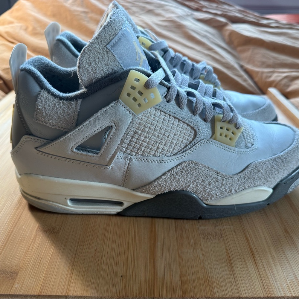 Jordan 4 Retro SE Craft Proton Dust